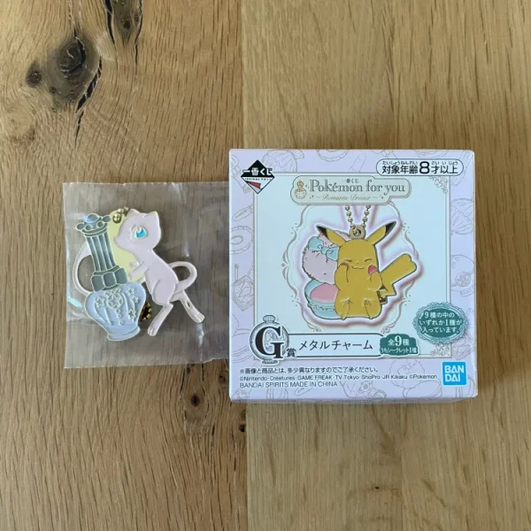 Pokémon – Mew Ichiban Kuji Romantic Dresser Metal Keychain 4 cm